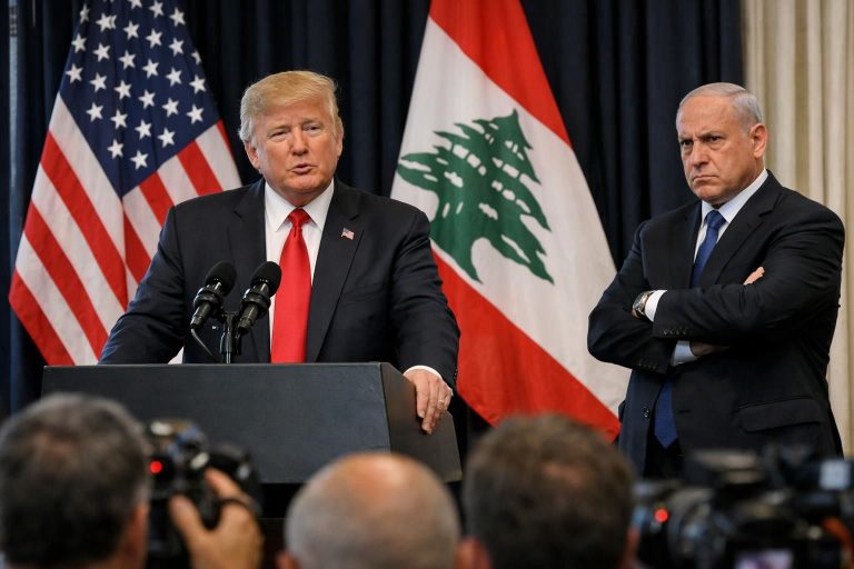trump mengumumkan gencatan senjata di lebanon, sementara menteri israel memberikan reaksi keras terhadap keputusan tersebut.